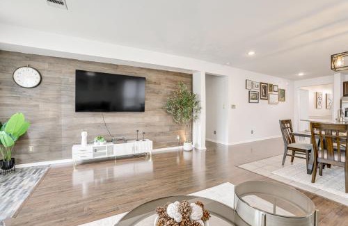 Katy House | Golf, Bike, Fish and More Family Getaway in Katy