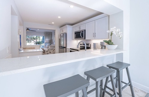 Sandestin House | Golf Cart 6-Seat ~ Lake Views ~ Community Pool ~ Patio ~ Gas Grill