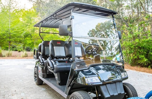 Forest District House | Golf Cart! Lots of privacy & on a quiet street! Bike to Dining & Beach!