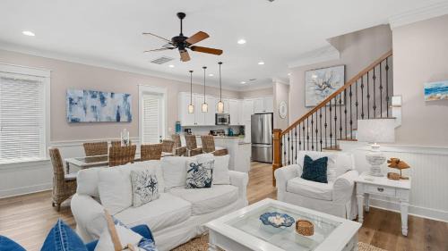 Sandestin House | Golf Cart Pool Access Near Baytowne Beach Coral Starfish by AvantStay