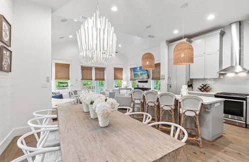 Hammocks of Seagrove House | Golf Cart ~ Two Community Pools ~ Close to Seaside ~ Fully Stocked Kitchen