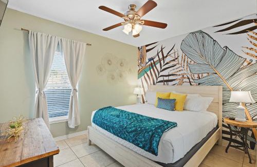 Port Aransas House | Golf Cart - Walk to Beach - Pool - Pets - Floor BR