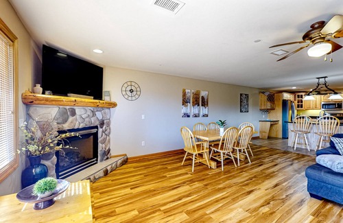 Arkdale Condo | Golf course-front condo with pool, hot tub, dock, tennis, golf, & private beach