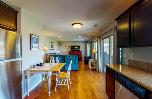 Moses Lake House | Golf Course Getaway on 5th Hole, Across from Potholes State Park - Dogs OK