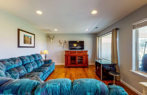 Moses Lake House | Golf Course Getaway on 5th Hole, Across from Potholes State Park - Dogs OK