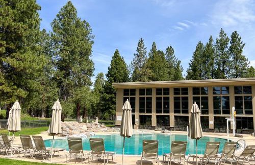 Black Butte Ranch House | Golf Course Home 148