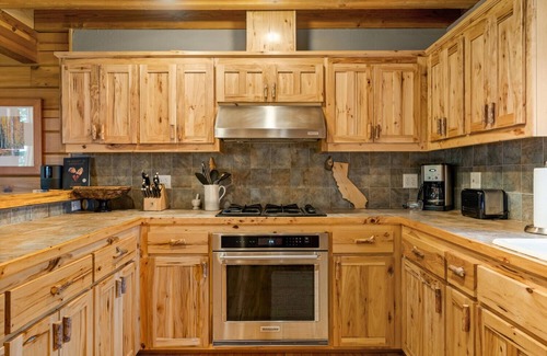 Lake Almanor West House | Golf Course Luxury Log Cabin Lake Almanor