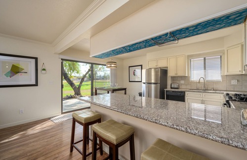 Bullhead City House | Golf course, modern 3 bdr home, King bed, longer stays welcome