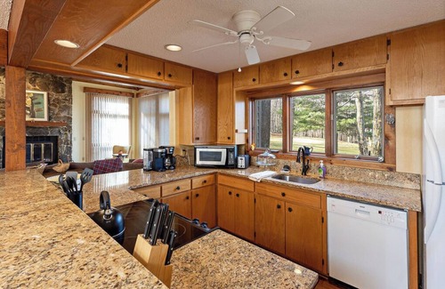 Chestnut Springs House | Golf Course Views Golden Tee Pool Tennis Golf Hike
