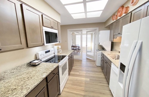 Sun City House | Golf Course View 55+ Community MCM Style Original Sun City Home