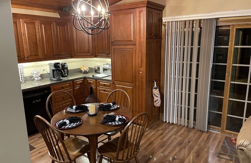 Newland House | Golf course view in NC mountains- near wineries and more!