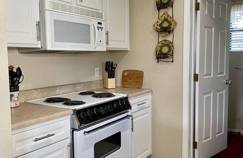 Branson Condo | Golf Course View, Walk-in NO stairs! No pets allowed
