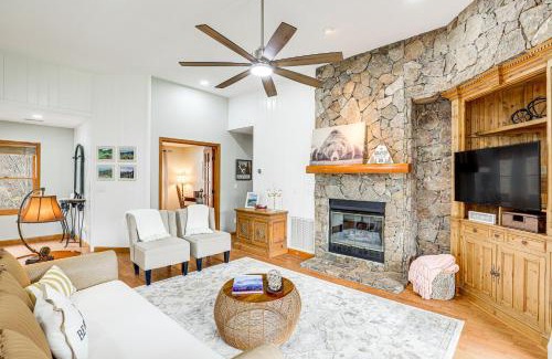 Mountain Air Apartment | Golf Course Views Condo in Blue Ridge Mountains!