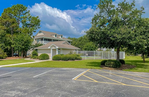 St. James Condo | Golf-front condo with fairway view, on-site pool, & screened balcony
