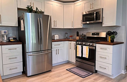 Red Hill Cottage | Golf~Game Room~Pet Friendly~CCU~Myrtle Beach~A/C