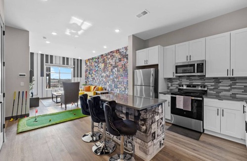 South Nashville Apartment | Golf Getaway: Dive into Relaxation Near Broadway!