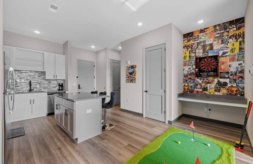South Nashville Apartment | Golf Getaway: Dive into Relaxation Near Broadway!