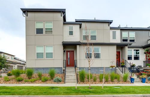 Dupont House | Golf, Hike and Explore Family Retreat in Denver