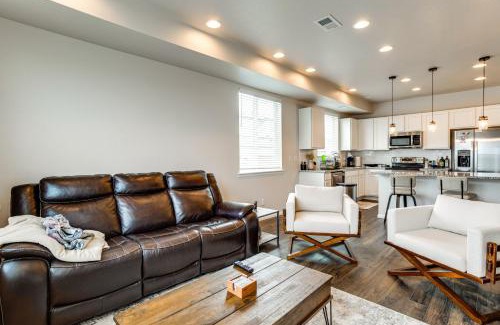 Dupont House | Golf, Hike and Explore Family Retreat in Denver