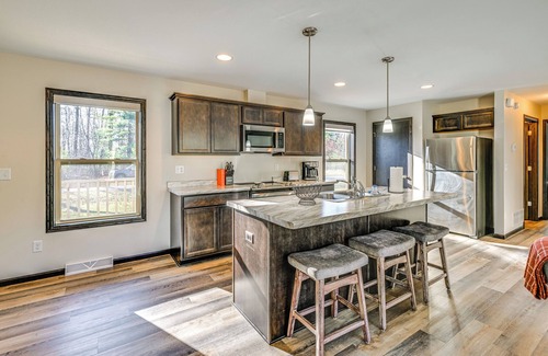 Friendship House | Golf, Hike & Boat: Home w/Fire Pit in Friendship