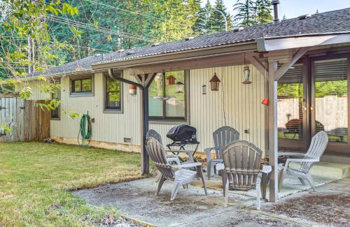 East Port Orchard House | Golf, Hike, Dine and Relax Home in Port Orchard