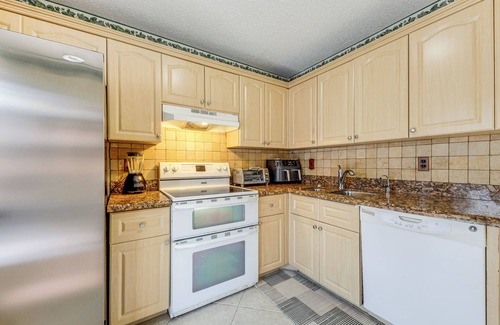 Whisper Walk House | Golf & Shop: Gem w/Private Pool in Boca Raton