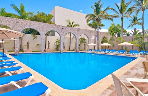 Zona Dorada Condo | Golf, shop & more! Your Ideal Mazatlan Condo Resort