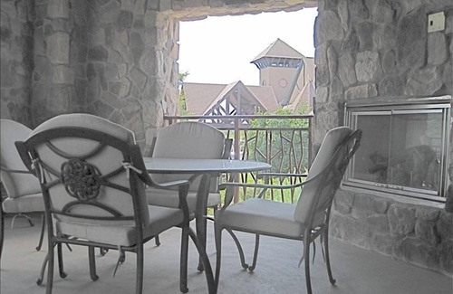 Hamburg House | Golf, Spa, Swim & Ski at Grand Cascades Crystal Springs Resort