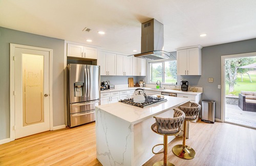 Corona House | Golf, Swim, Relax: Family Retreat in Corona!