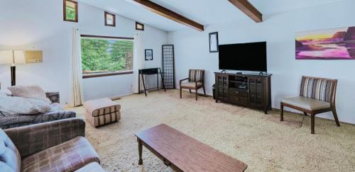 Lawton Villa | Golf Villa B