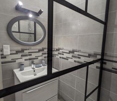 Golfe Juan Apartment | Golfe Juan grand 2 pièces proche plage et Cannes