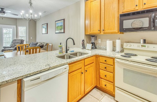 Red Hill Condo | Golfer's Getaway: Myrtle Beach Condo w/Patio