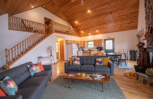 Rome House | GOLFER'S RETREAT ON LAKE ARROWHEAD GOLF COURSE