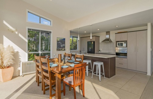 Matarangi House | Golfers and Beach Lovers Dream - Matarangi House