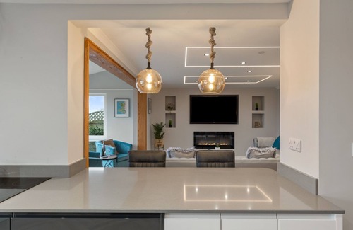 Saundersfoot Cottage | Golwg Y Môr - Sea View Cottage with Hot Tub
