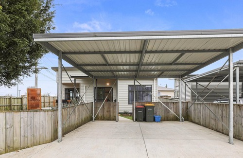 Selwyn Heights House | Gondola View Inn - 3 Bedroom, 1 Bathroom close to the attractions