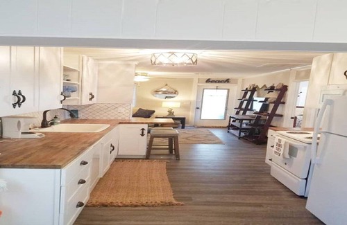 Lanark Village Condo | Gone Fishing/Coastal Cottage