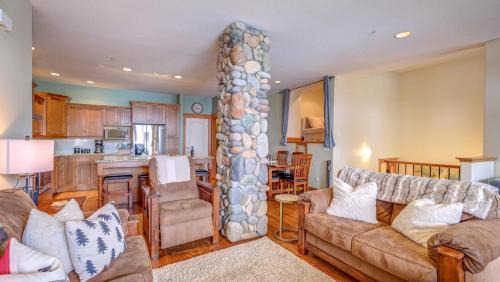 Big White Ski Resort House | Gone Ski 'Inn