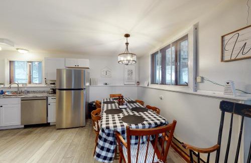 West Dover House | Gone Ski inn