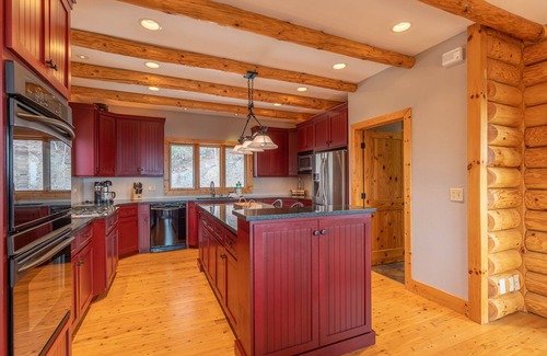 Lenoir House | Good Day Sunshine - 4BR South of Blowing Rock with amazing views, ample privacy, and a hot tub