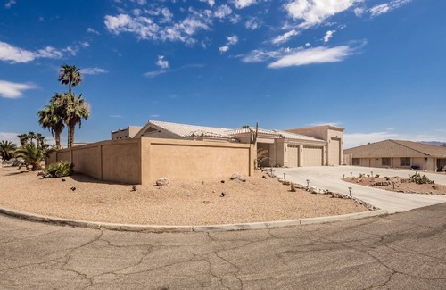 Crestline House | good home must visit. Confirm dates before visiting