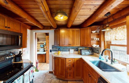 Moneta House | Good Lake Times
