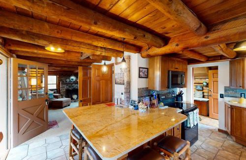 Moneta House | Good Lake Times