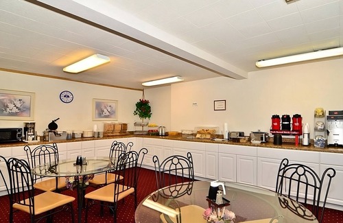 Ontario Hotel | Good Value! Indoor Pool, Pet-friendly Property, Free Parking, Free Breakfast