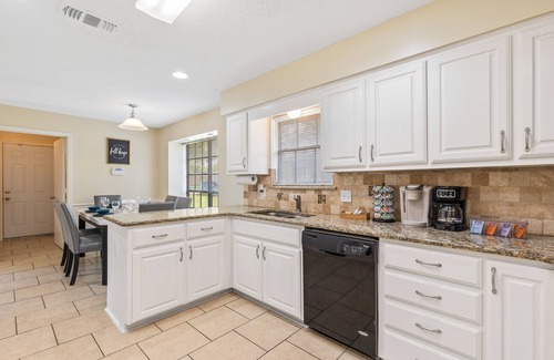 Allen House | Good Vibes Casa 6 Beds/Game Room HUGE YARD