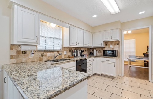 Allen House | Good Vibes Casa 6 Beds/Game Room HUGE YARD