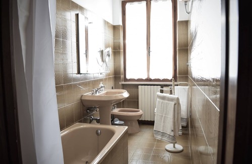Pisa Apartment | Good Vibes Pisa Double Room