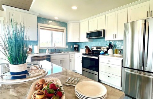 Ocean Shores House | Good Vibrations Unit #A Duplex on the Canal
