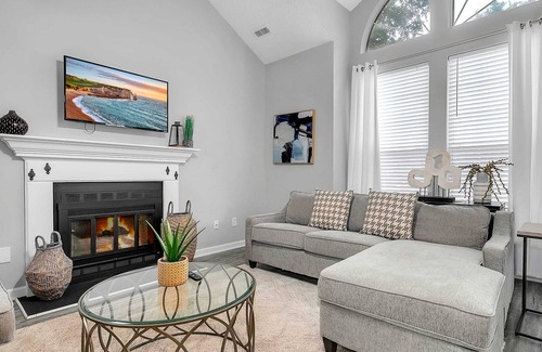 Town Center House | "GoodKarma Rentals"=Refreshed Kennesaw Serene Haven In A Peaceful Nhood, Next To