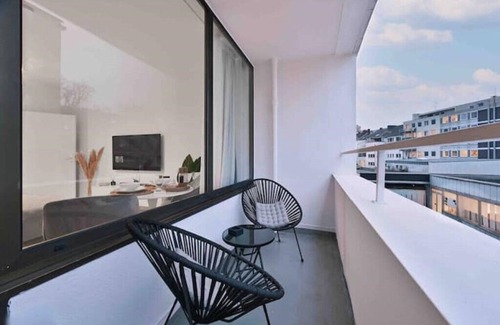 Ruettenscheid Apartment | Goodliving Apartments Studio Balcony Netflix